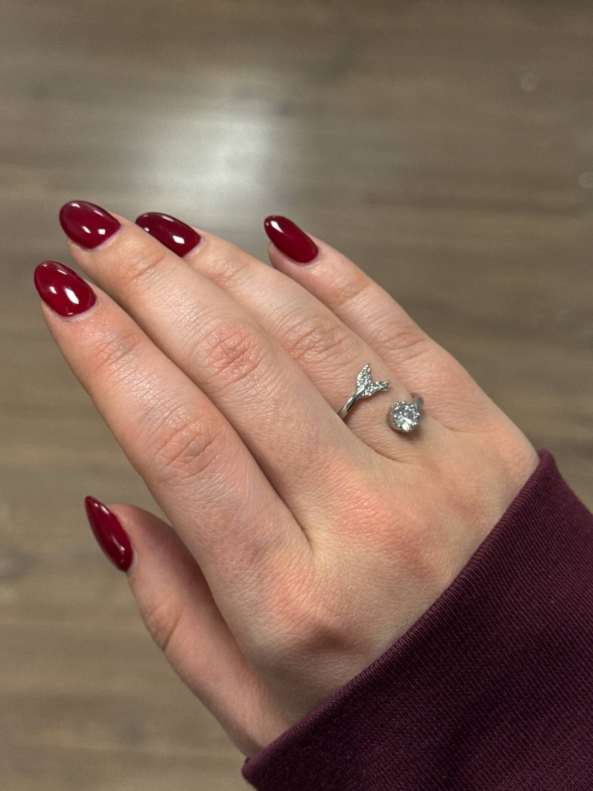 انگشتر دم وال و نگین